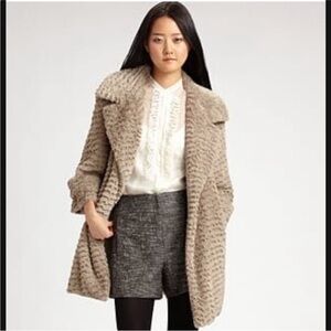 Cynthia Steffe ruffled faux fur beige tan winter coat size medium EUC